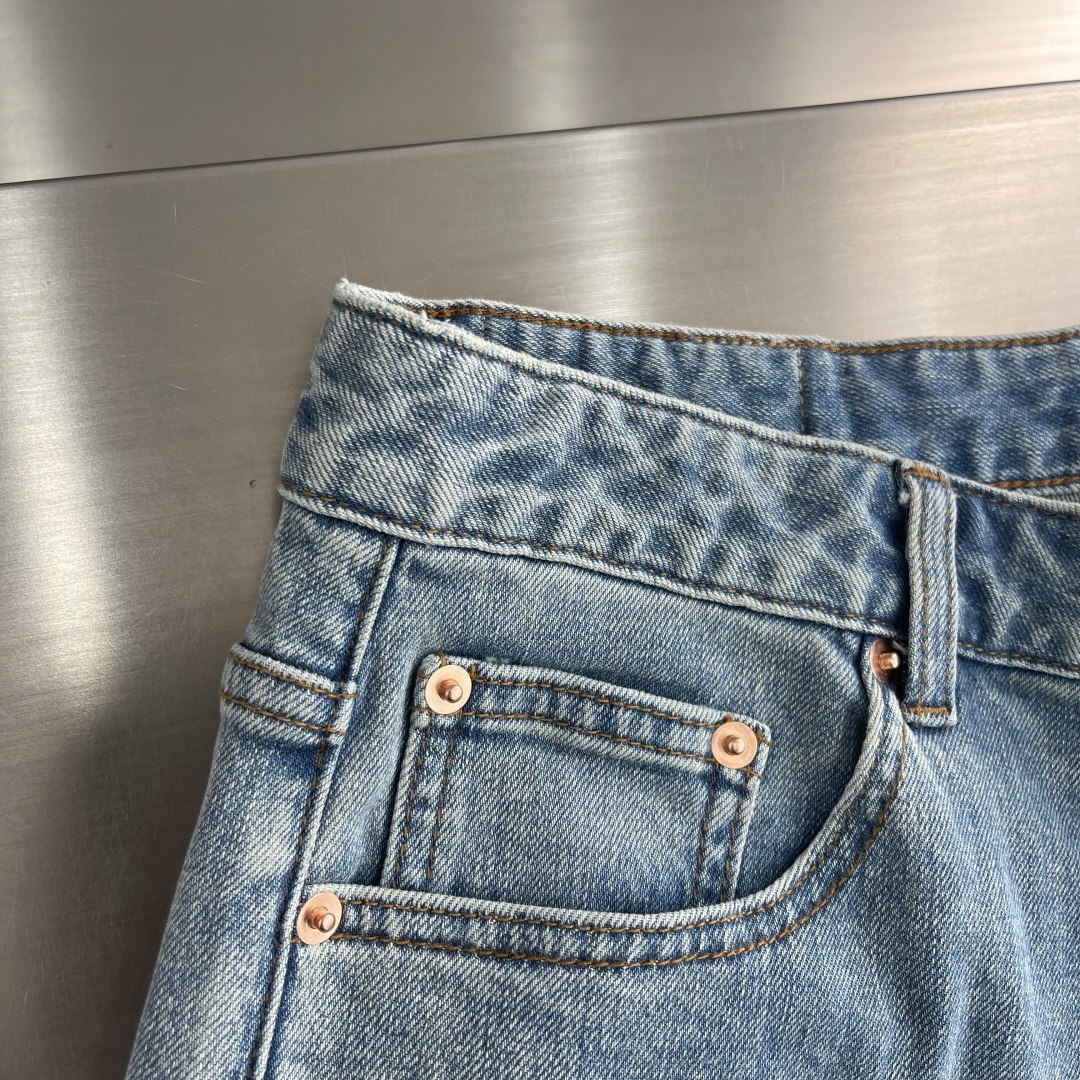 -GUCC 25fw新款印花牛仔长裤宽松版型GG标识洗水做旧带弹力牛仔裤满满的设计细节，真皮料饰物，面料