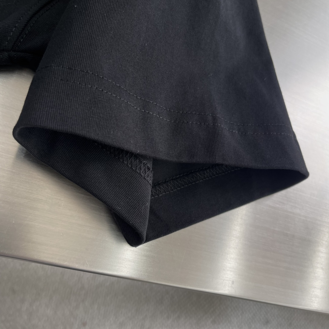 -GUCC 新款双G 发泡立体字母T恤红绿搭配具有很强的视觉冲击力 即时尚又充满活力 肩部通肩压条 28