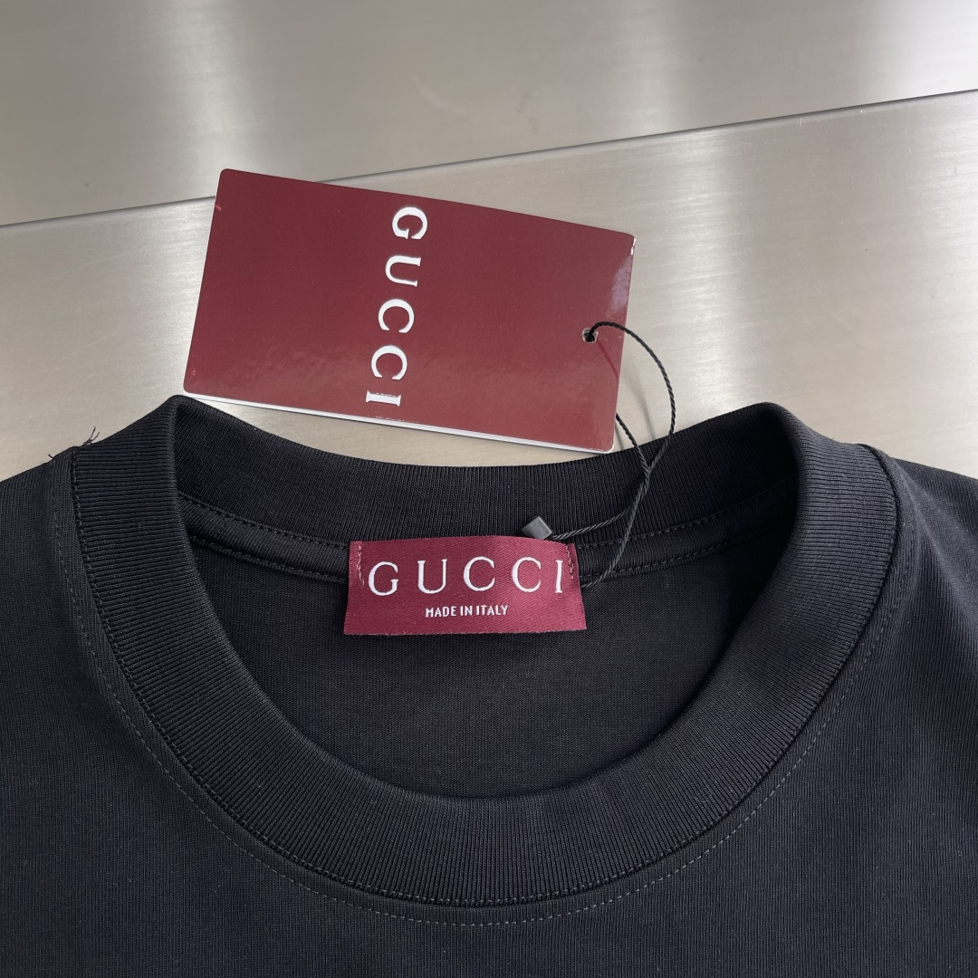 -GUCC 新款双G 发泡立体字母T恤红绿搭配具有很强的视觉冲击力 即时尚又充满活力 肩部通肩压条 28