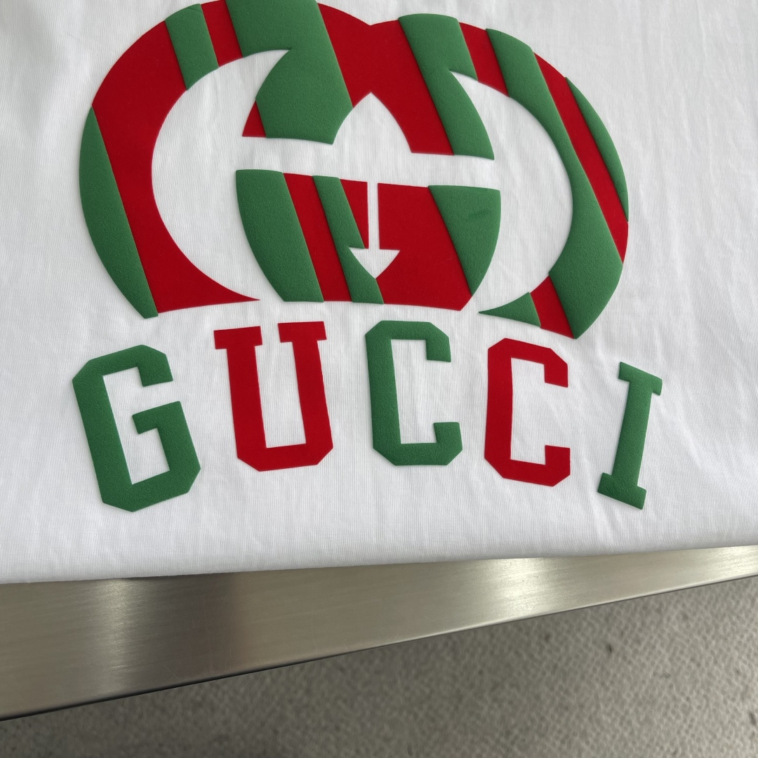 -GUCC 新款双G 发泡立体字母T恤红绿搭配具有很强的视觉冲击力 即时尚又充满活力 肩部通肩压条 28