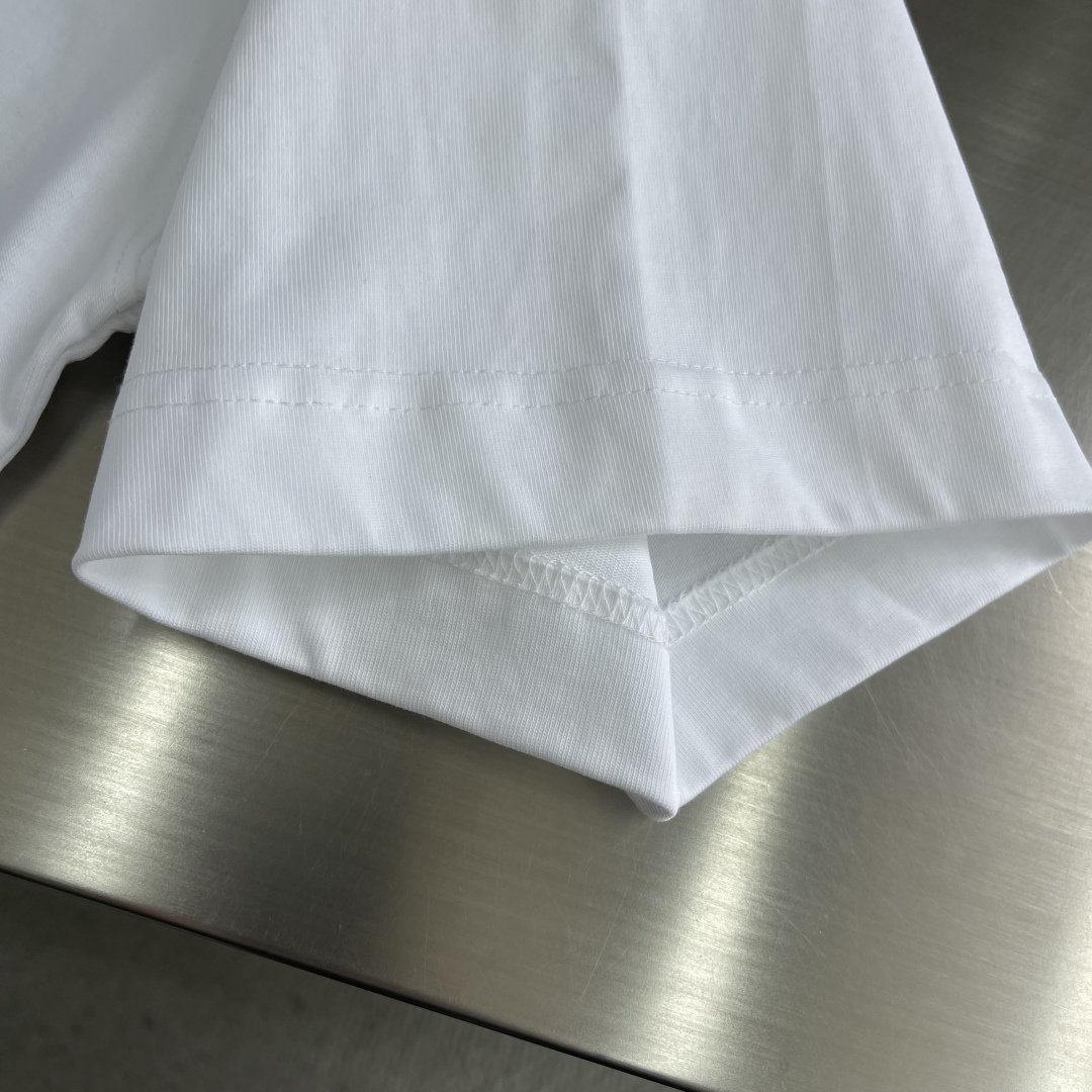 -GUCC 新款双G 发泡立体字母T恤红绿搭配具有很强的视觉冲击力 即时尚又充满活力 肩部通肩压条 28