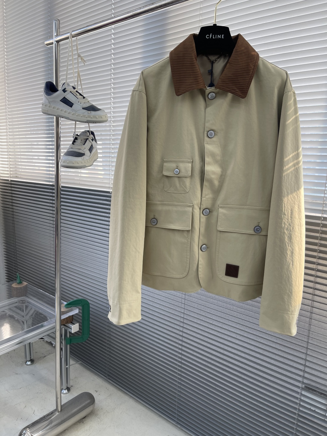 NO:743394,The highest version on the market, the girl will inspect the goods, trim the three marks on the threads, and deliver the goods. You can post pictures and take videos. If you want quality or service, please add me on WeChat. We will not accept urgent orders. - Donkey brand new jacket, work style design!  Special process coated cotton fabric, fetal cowhide collar. Invisible pockets on both sides of the inside, 11 original development accessories, fine workmanship, 99.99% restoration. Size 46 48 50 Length 6768.5 70 Bust 112116120 Shoulder width 495153, Louis Vuitton-clothing, louis vuitton, louis vuitton, jackets & coats, jackets &  coats, cowhide,19860909市面最高版本小妹验货、修剪线头上三标、发货可发图及拍视频,要品质要服务的加我微信,不接急单. -驴牌新品夹克外套,工装风设计！ 特殊工艺涂层棉质面料,胎牛皮工艺领口. 内里两侧隐形口袋,11原版开发辅料,做工精细,99.99％还原. 码数46 48 50 衣长 6768.5 70 胸围112116120 肩宽495153,路易威登-服装,louis vuitton,louis vuitton,jackets & coats,jackets & coats,cowhide,,Women's clothing