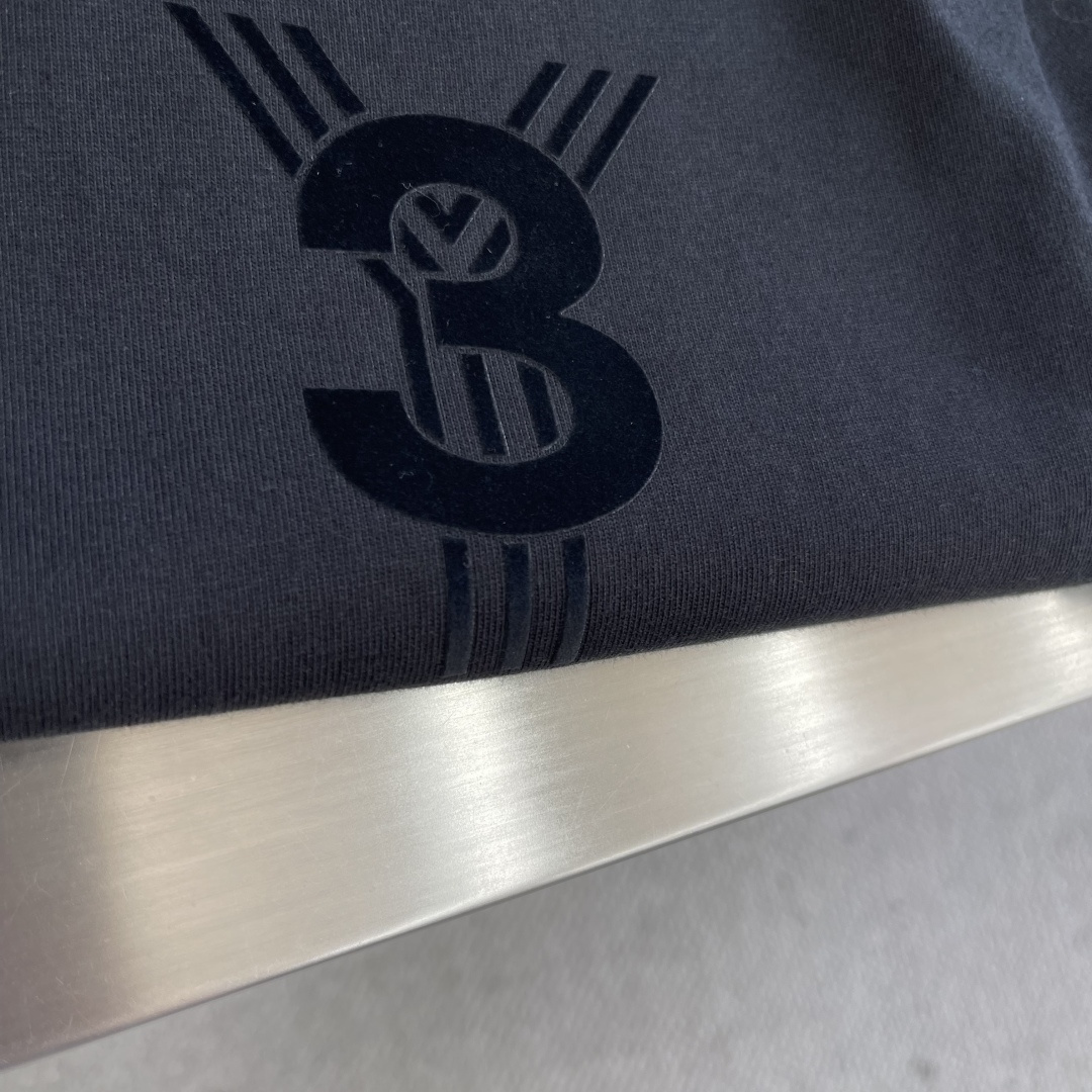-Y-3     2025秋冬新款厚长袖T恤320克纯棉字母logo 植绒码数：S  M  L  XL