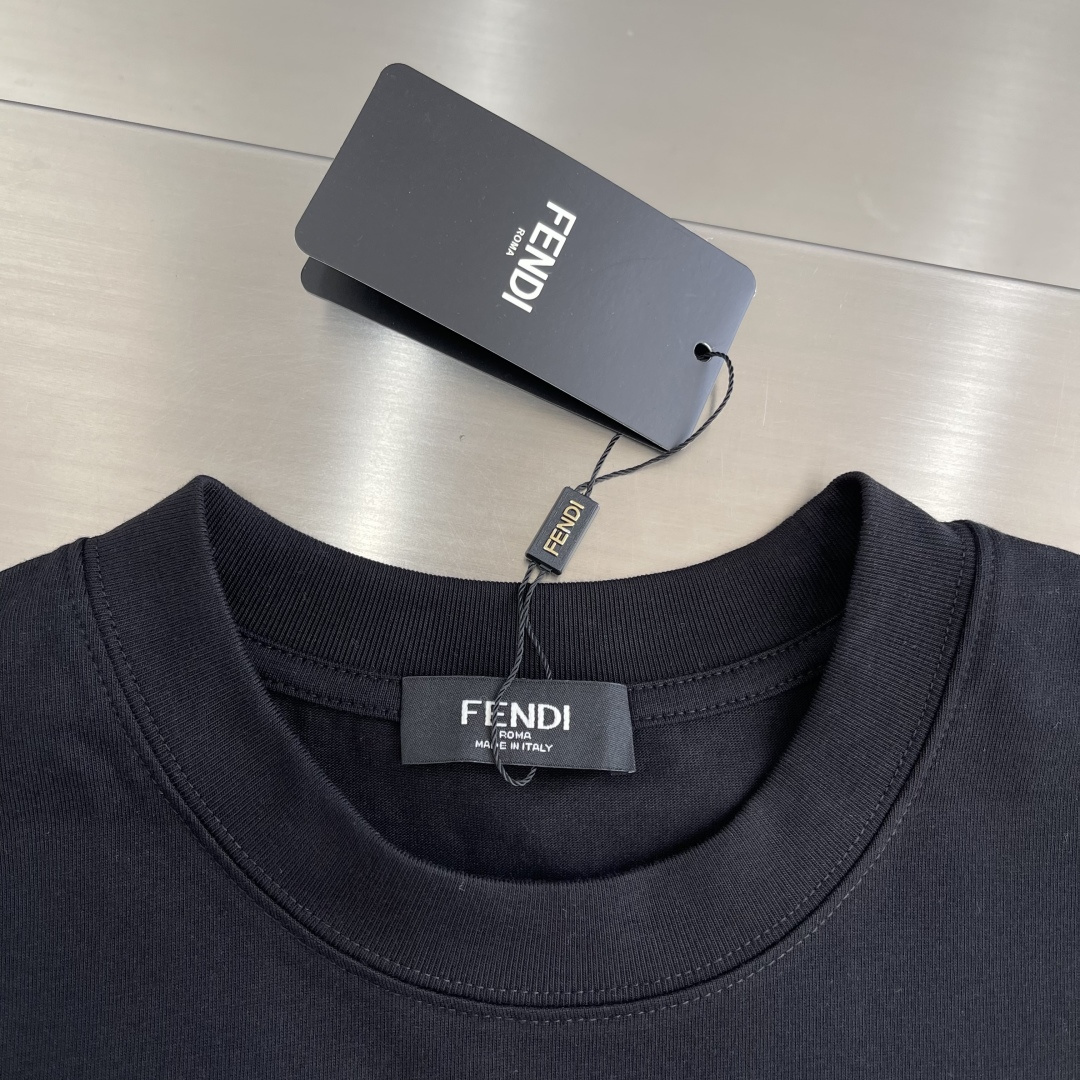 -FEND 2025秋冬新款厚长袖T恤320克纯棉字母logo 植绒码数：S M L XL