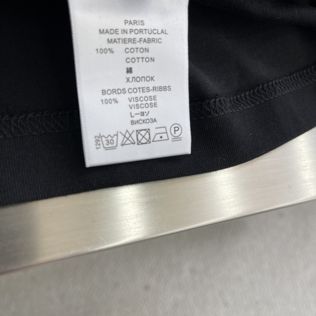 -FEND 2025秋冬新款厚长袖T恤320克纯棉字母logo 植绒码数：S M L XL