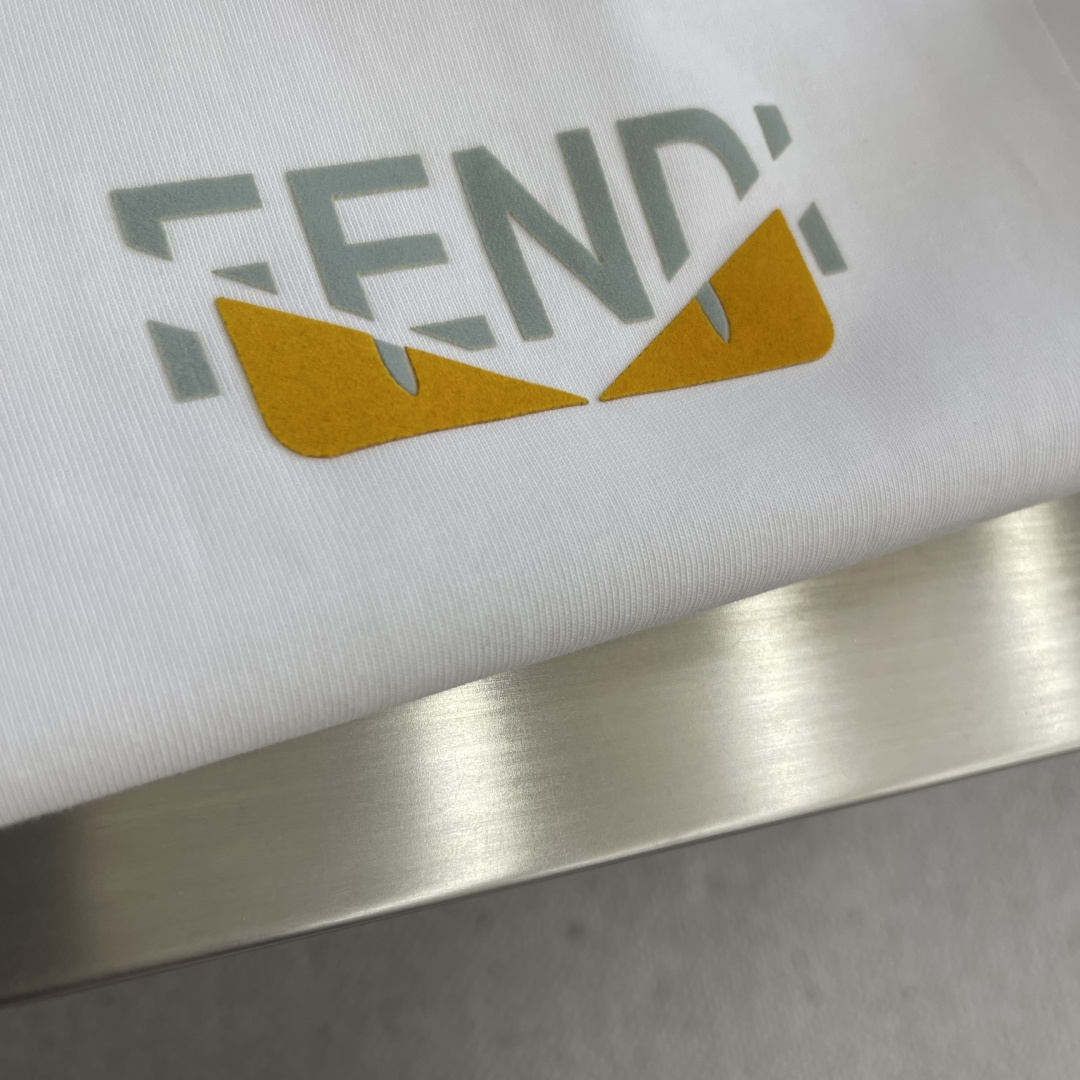 -FEND 2025秋冬新款厚长袖T恤320克纯棉字母logo 植绒码数：S M L XL