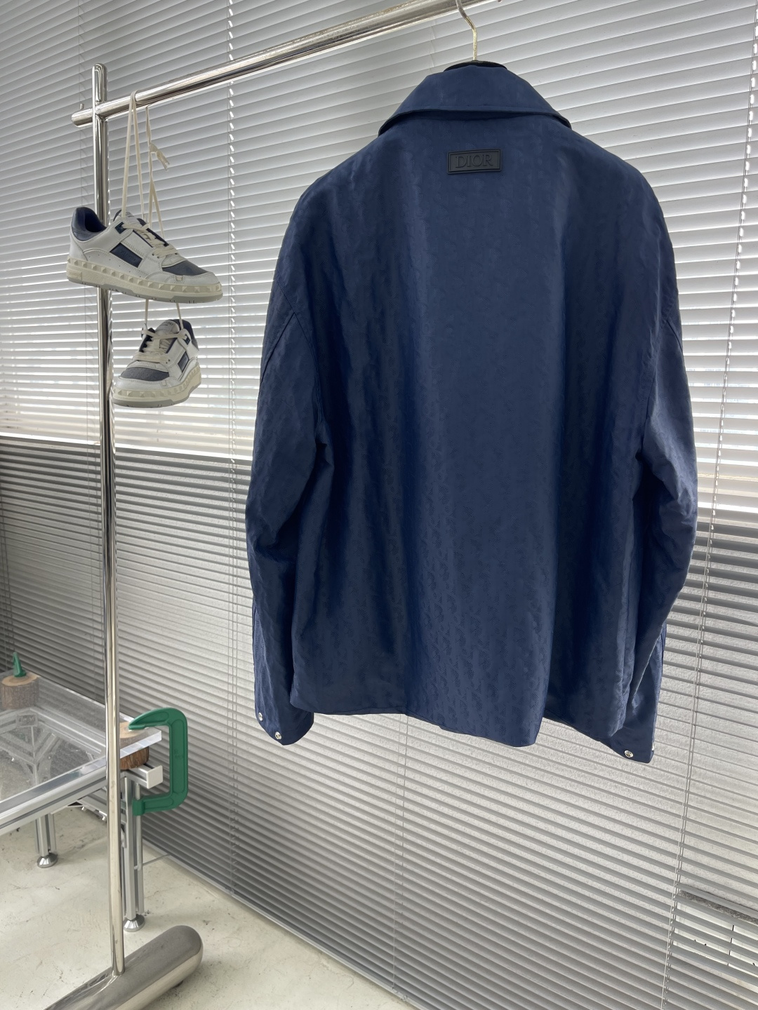 -Dio Oblique 提花满印夹克定制熠彩丝光提花科技棉锦 质感卓越 舒适贴肤 以蓝调迷影为画布 邂