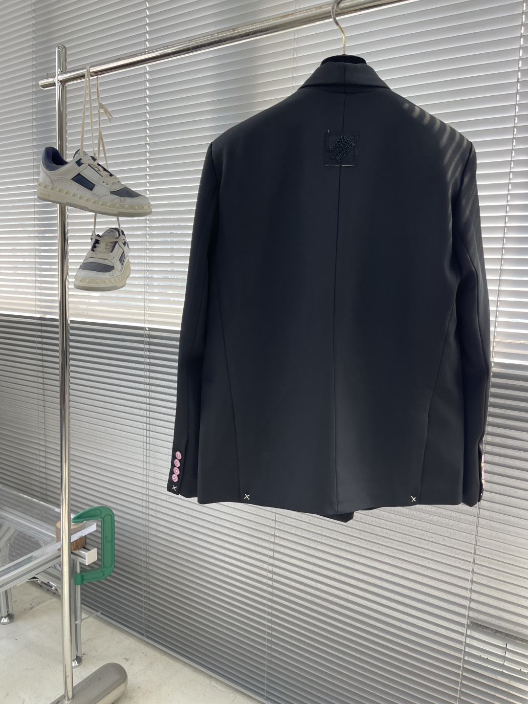 -驴牌 25fw粉花朵西装耗时3个月从定织定染面料到开模定制辅料五金 全部按照原样逐一开发完成 今年秋冬