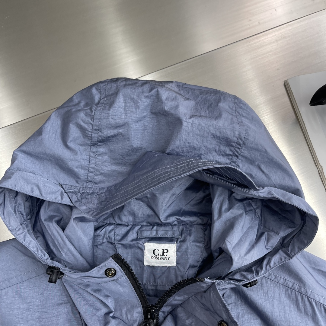 -CP.COMPANY，专柜同步，男士必备款 CP经典夹克 特殊高密记忆面料，具备透气且防风功能 上身体