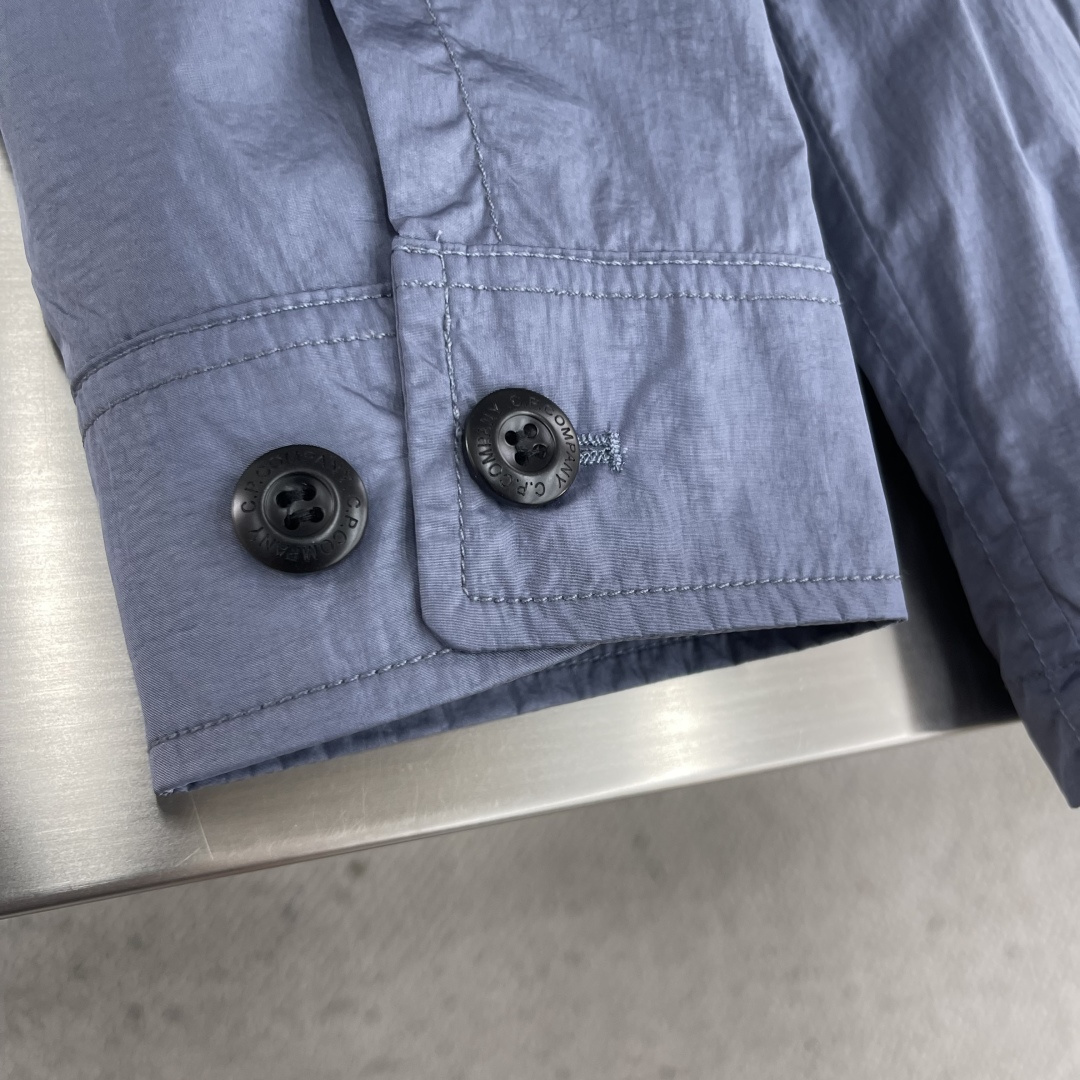 -CP.COMPANY，专柜同步，男士必备款 CP经典夹克 特殊高密记忆面料，具备透气且防风功能 上身体