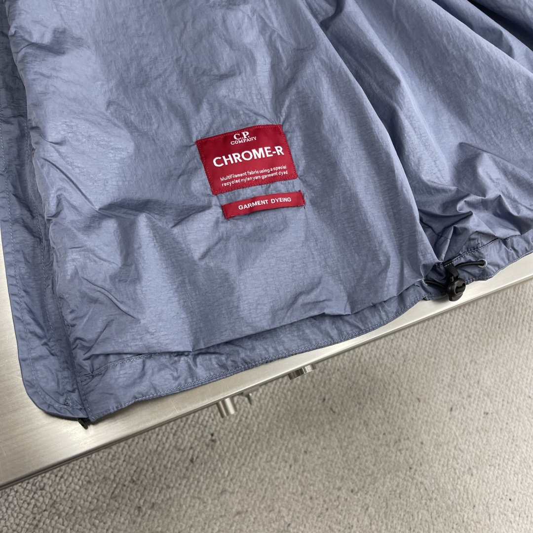-CP.COMPANY，专柜同步，男士必备款 CP经典夹克 特殊高密记忆面料，具备透气且防风功能 上身体