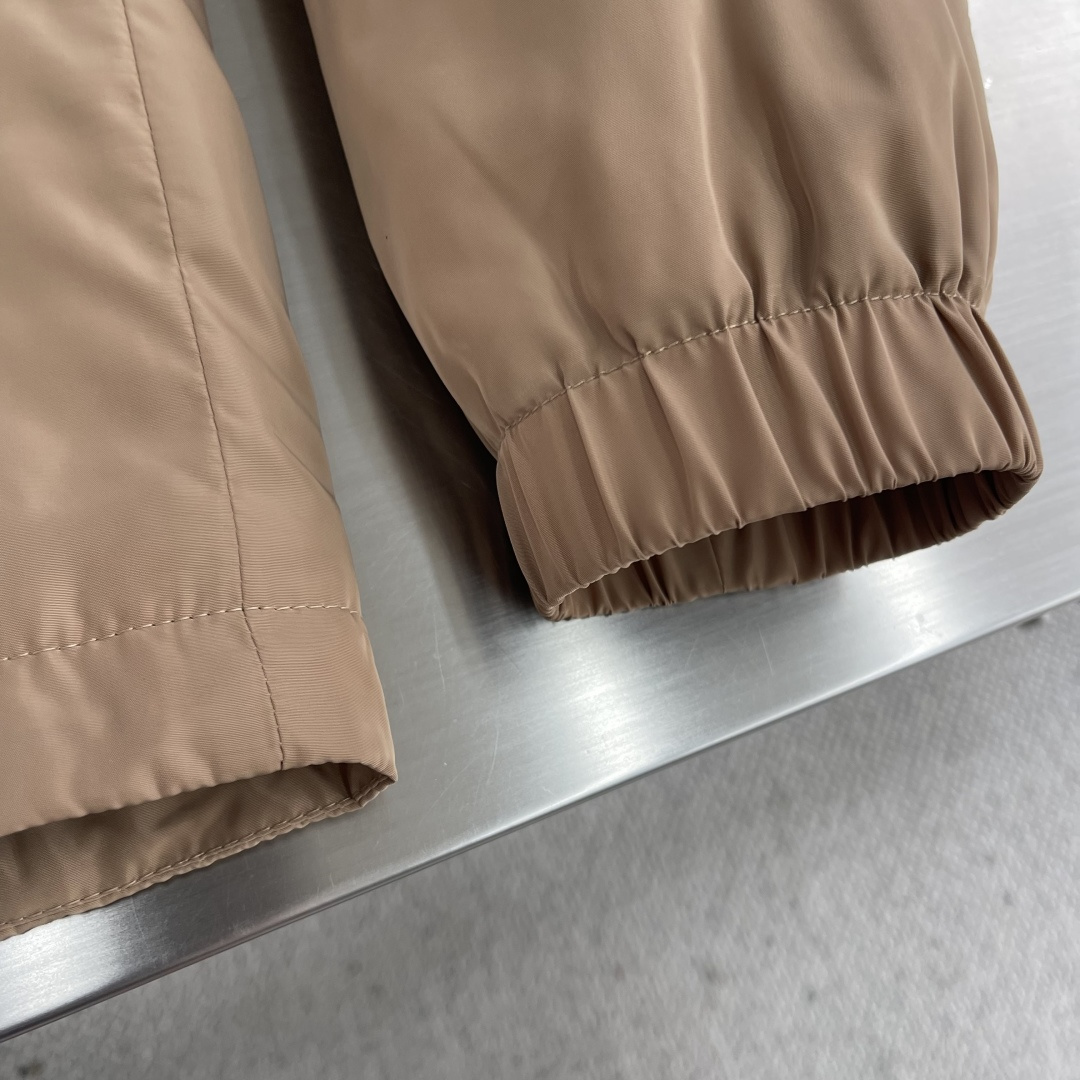 -BBR 25fw新品连帽夹克外套顶级品质，三标齐全！专柜定制面料 透气舒适度高，细节无可挑剔，品牌元素