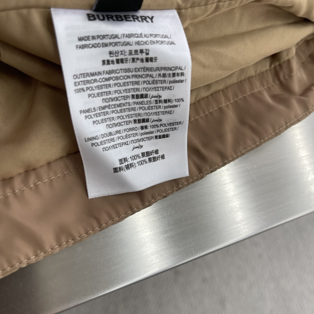 -BBR 25fw新品连帽夹克外套顶级品质，三标齐全！专柜定制面料 透气舒适度高，细节无可挑剔，品牌元素