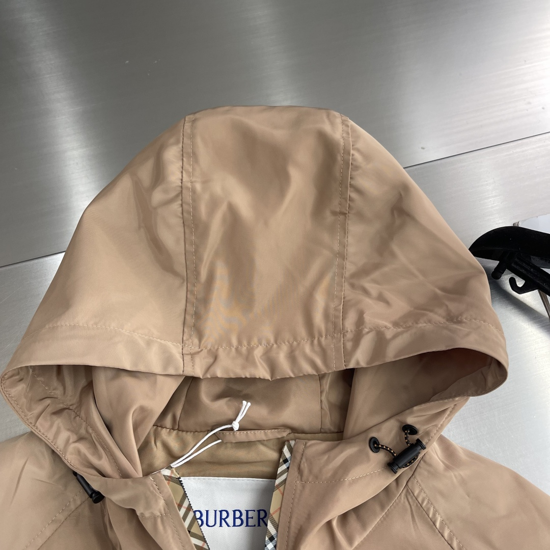 -BBR 25fw新品连帽夹克外套顶级品质，三标齐全！专柜定制面料 透气舒适度高，细节无可挑剔，品牌元素