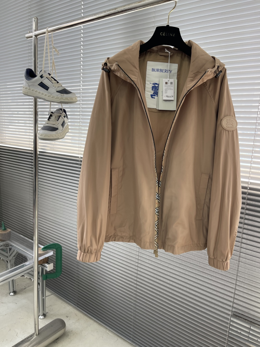 -BBR 25fw新品连帽夹克外套顶级品质，三标齐全！专柜定制面料 透气舒适度高，细节无可挑剔，品牌元素