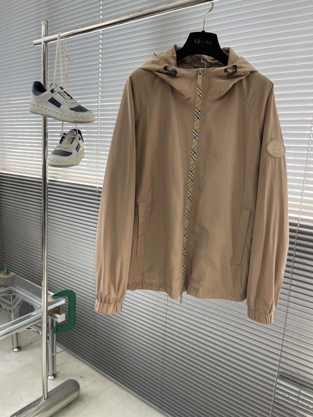 -BBR 25fw新品连帽夹克外套顶级品质，三标齐全！专柜定制面料 透气舒适度高，细节无可挑剔，品牌元素