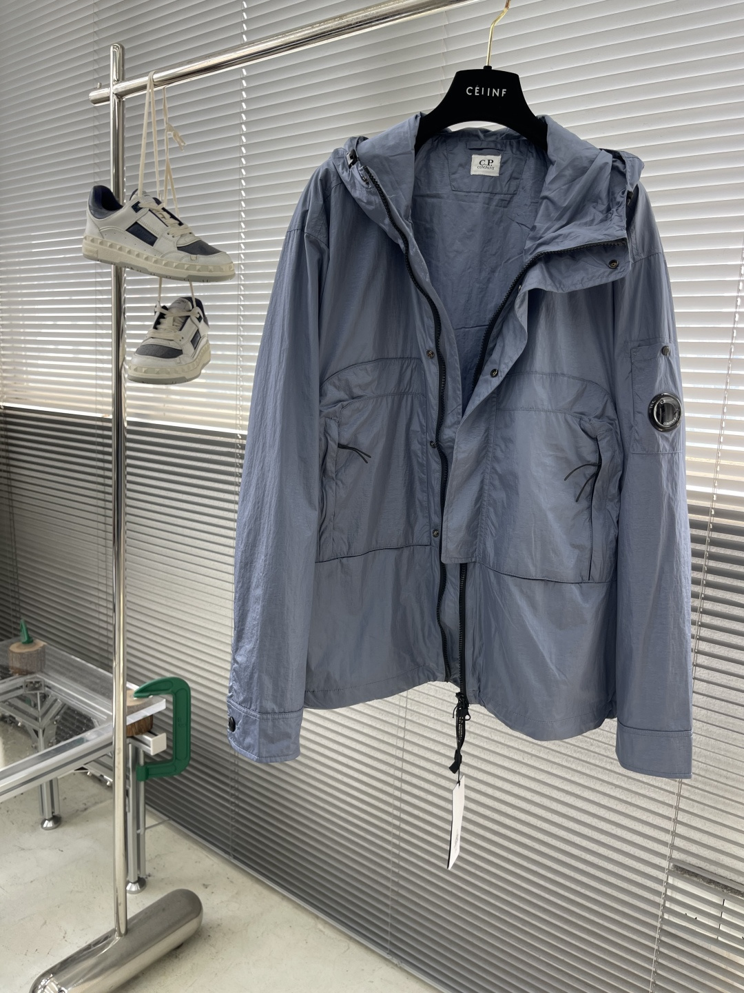 -CP.COMPANY，专柜同步，男士必备款 CP经典夹克 特殊高密记忆面料，具备透气且防风功能 上身体