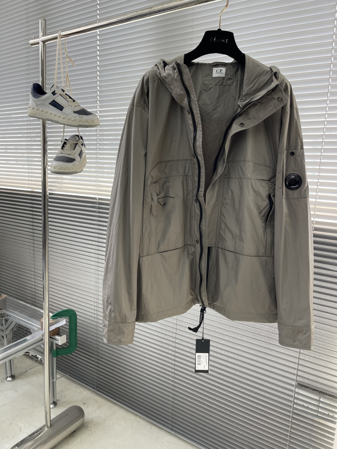 -CP.COMPANY，专柜同步，男士必备款 CP经典夹克 特殊高密记忆面料，具备透气且防风功能 上身体