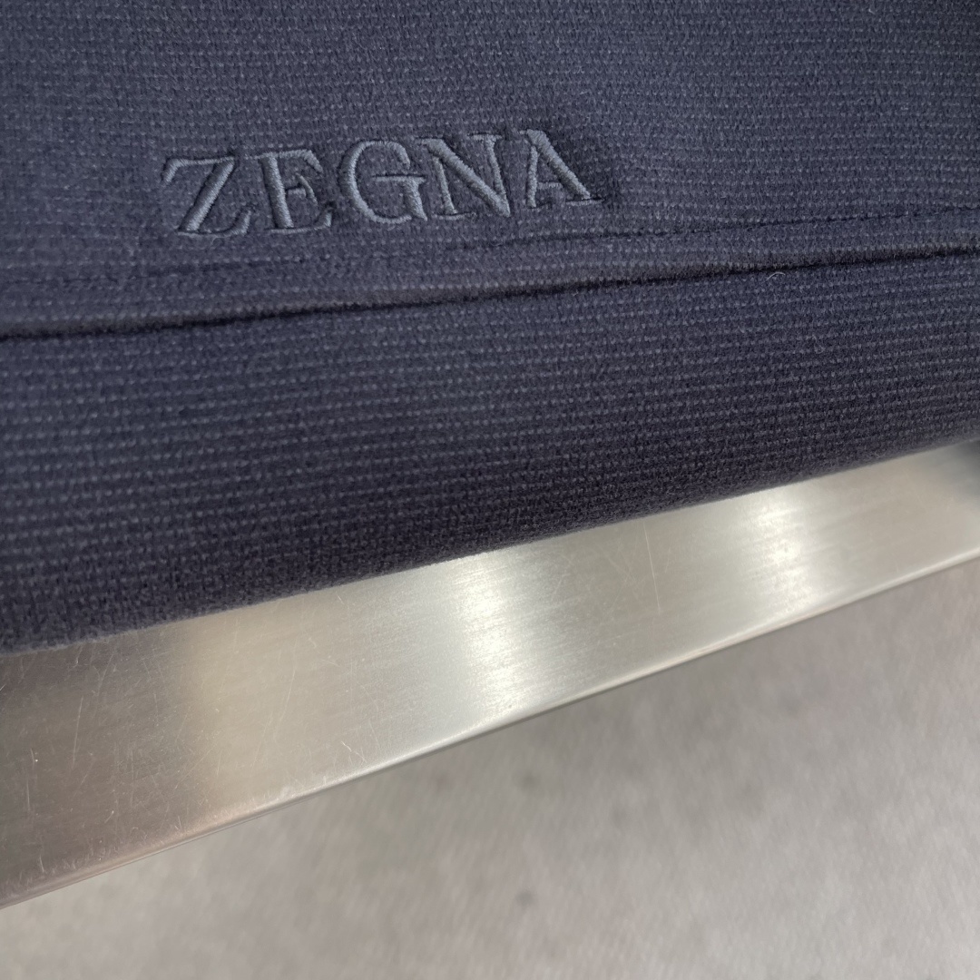 -Z ZEGN 25秋冬新款,男士商务休闲毛呢翻领夹克外套。面料与辅料皆为客供,定织定染而成,触感极为柔