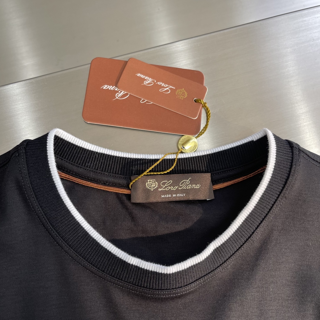 -Kiton 秋季经典品牌字母刺绣logo圆领长袖T恤打底衫，品牌经典logo刺绣设计简洁易于搭配，刺绣
