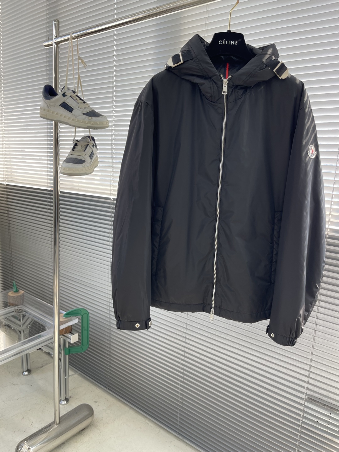 -mon 2025秋冬新款时尚秋冬连帽棉服。经典设计感与颜值爆棚的外套，品质更是无法挑剔品控可以直接入手