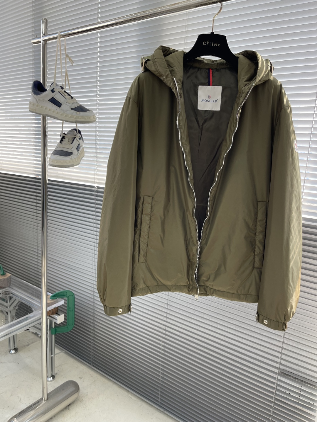 -mon 2025秋冬新款时尚秋冬连帽棉服。经典设计感与颜值爆棚的外套，品质更是无法挑剔品控可以直接入手