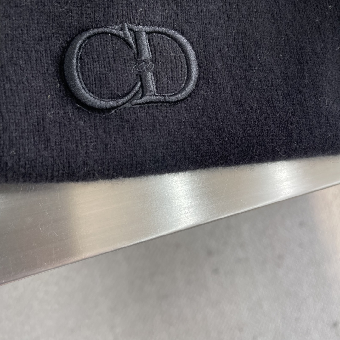 -Dio 2025秋冬系列毛衣开衫尺码: S-XXL 微阔版型工艺：亲肤柔软 保暖性好 经典百搭 上身时