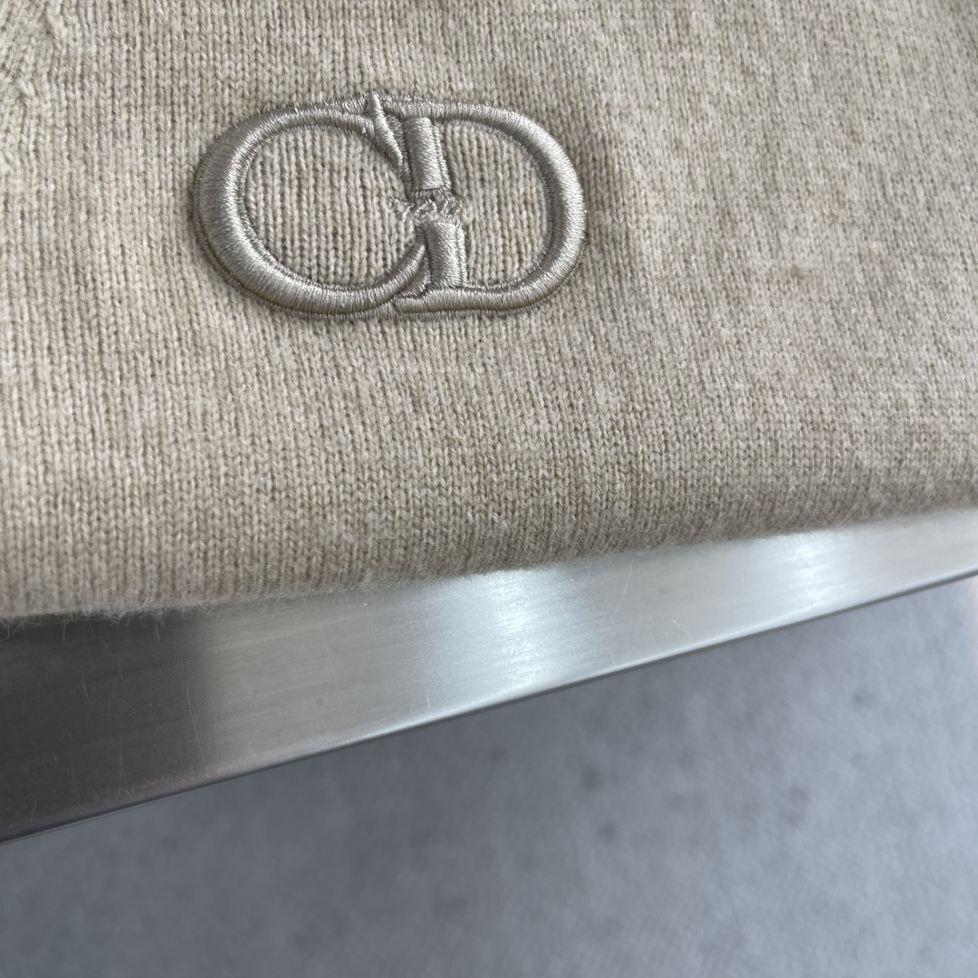 -Dio 2025秋冬系列毛衣开衫尺码: S-XXL 微阔版型工艺：亲肤柔软 保暖性好 经典百搭 上身时