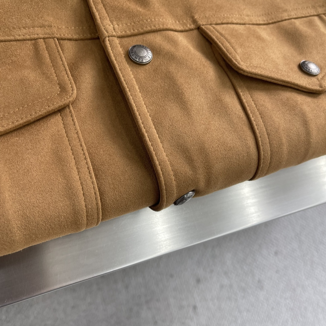 -Tom Ford 25fw男士新款口袋麂皮绒夹克外套，采用麂皮绒皮革精心制作，经典版型，凸显新意同时也