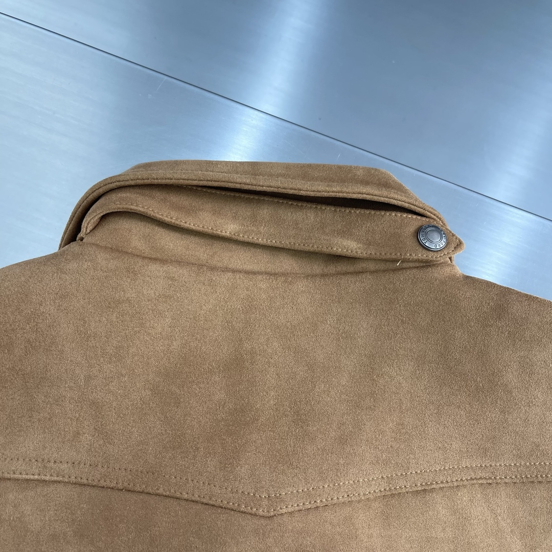 -Tom Ford 25fw男士新款口袋麂皮绒夹克外套，采用麂皮绒皮革精心制作，经典版型，凸显新意同时也