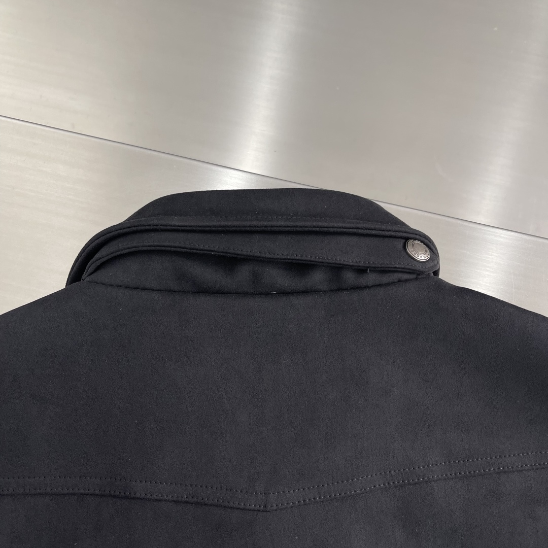 -Tom Ford 25fw男士新款口袋麂皮绒夹克外套，采用麂皮绒皮革精心制作，经典版型，凸显新意同时也