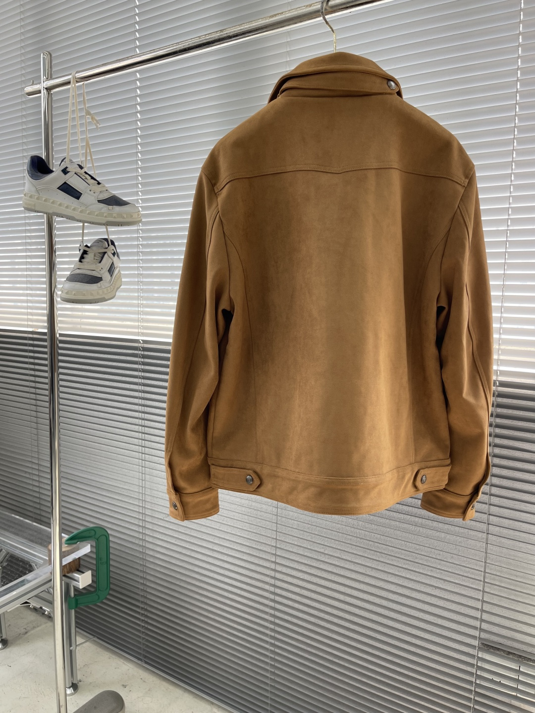 -Tom Ford 25fw男士新款口袋麂皮绒夹克外套，采用麂皮绒皮革精心制作，经典版型，凸显新意同时也