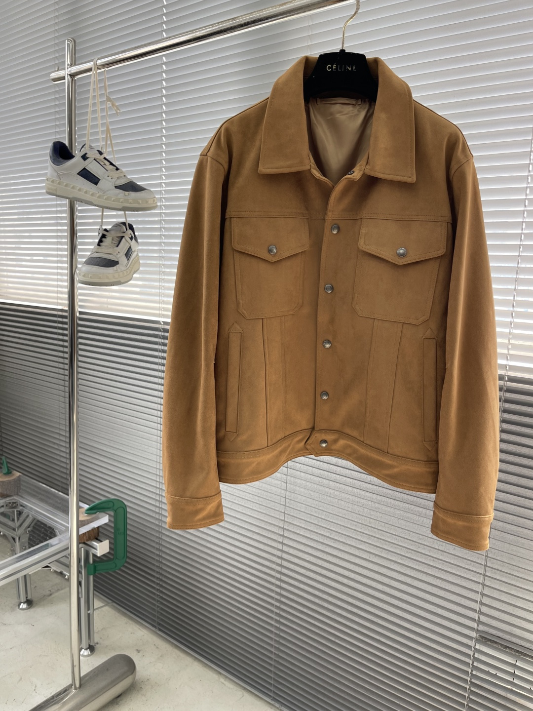 -Tom Ford 25fw男士新款口袋麂皮绒夹克外套，采用麂皮绒皮革精心制作，经典版型，凸显新意同时也