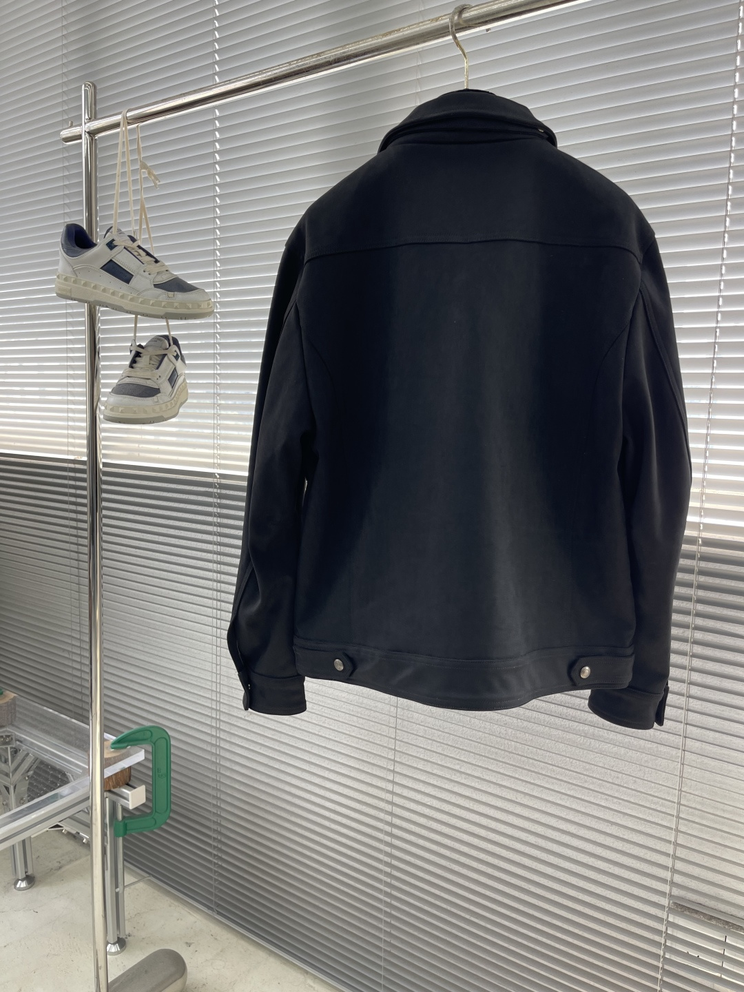 -Tom Ford 25fw男士新款口袋麂皮绒夹克外套，采用麂皮绒皮革精心制作，经典版型，凸显新意同时也