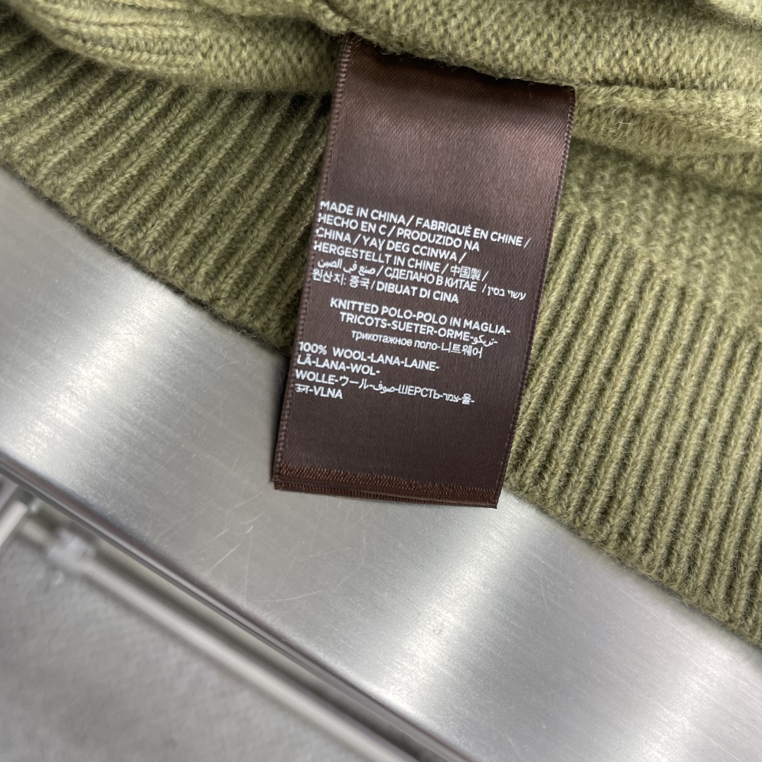 -Herme 2025秋冬新款毛衣！优质羊毛，简约而不简单。休闲连帽款式，日常搭配出街轻松搭配。做工精细