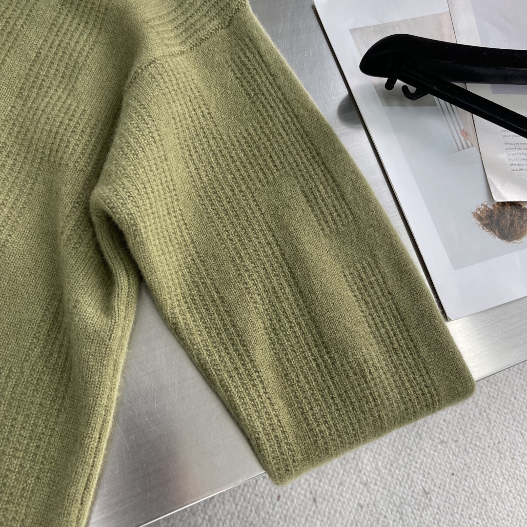 -Herme 2025秋冬新款毛衣！优质羊毛，简约而不简单。休闲连帽款式，日常搭配出街轻松搭配。做工精细