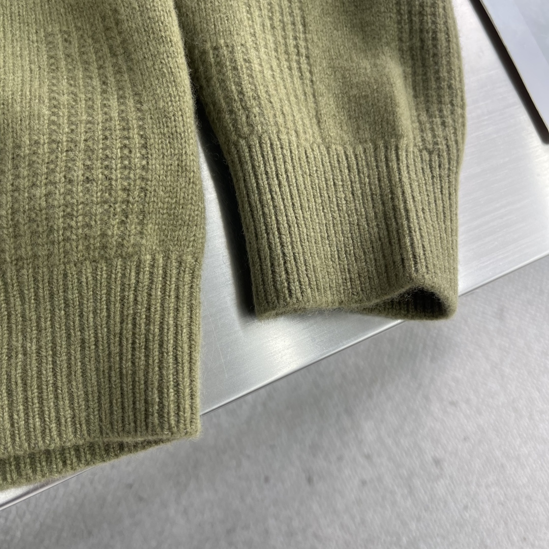 -Herme 2025秋冬新款毛衣！优质羊毛，简约而不简单。休闲连帽款式，日常搭配出街轻松搭配。做工精细