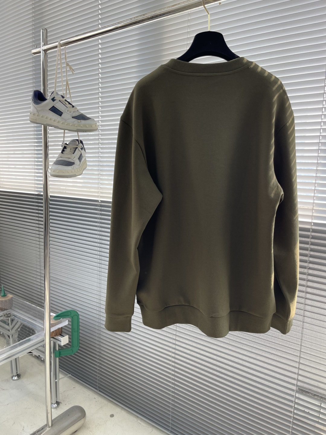 -BBR 2025秋冬新款！！ 延续经典，从版型到设计都很有时代的新潮感 。 微阔版型，整体上身感更具时