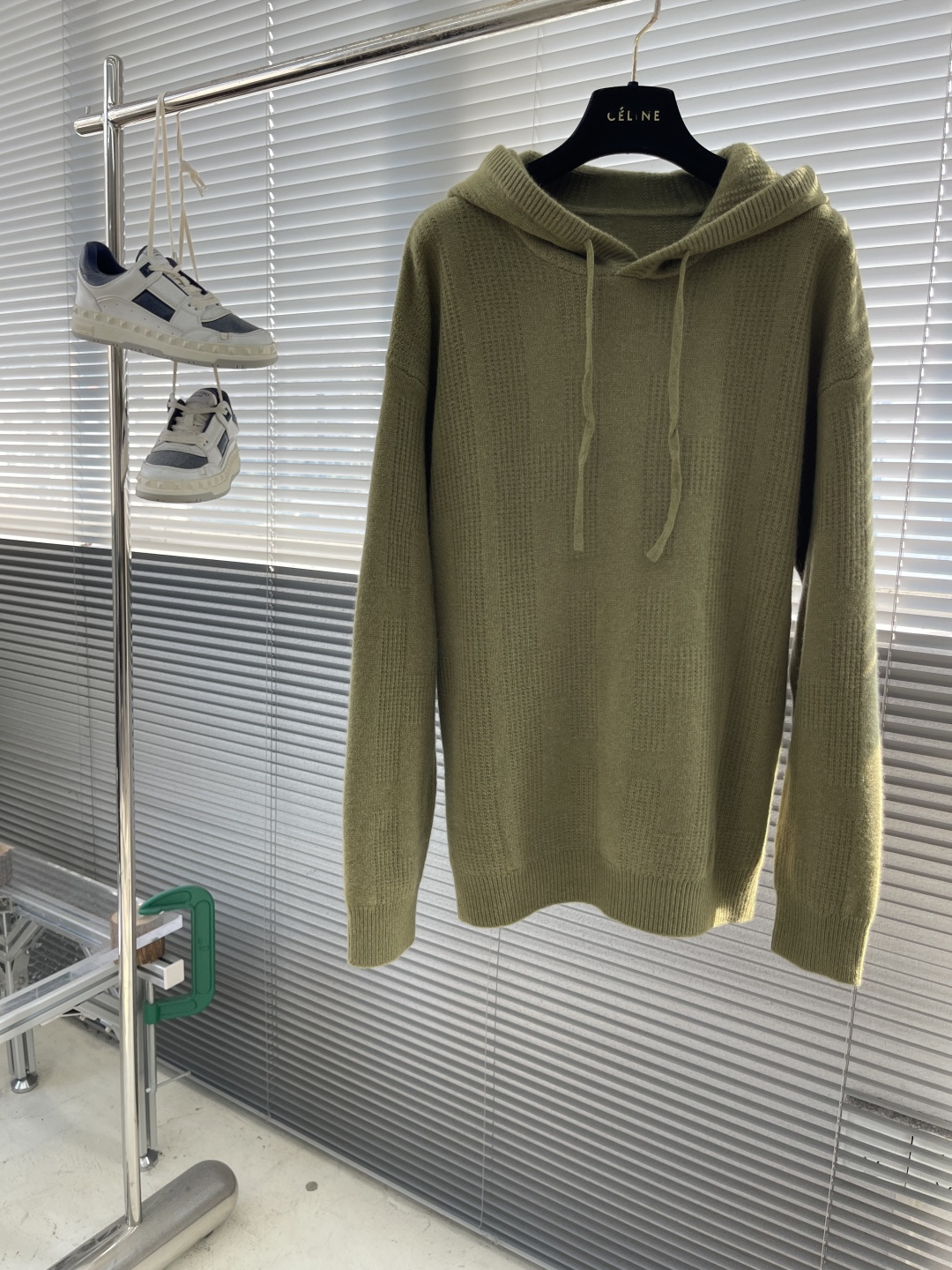 -Herme 2025秋冬新款毛衣！优质羊毛，简约而不简单。休闲连帽款式，日常搭配出街轻松搭配。做工精细