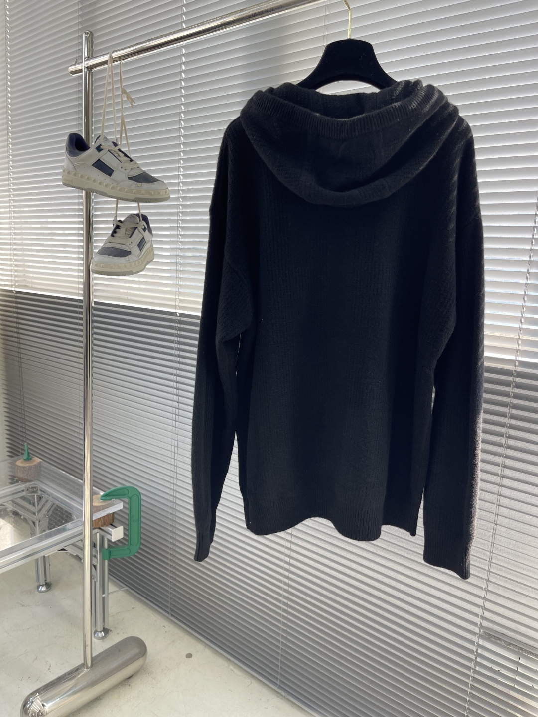 -Herme 2025秋冬新款毛衣！优质羊毛，简约而不简单。休闲连帽款式，日常搭配出街轻松搭配。做工精细