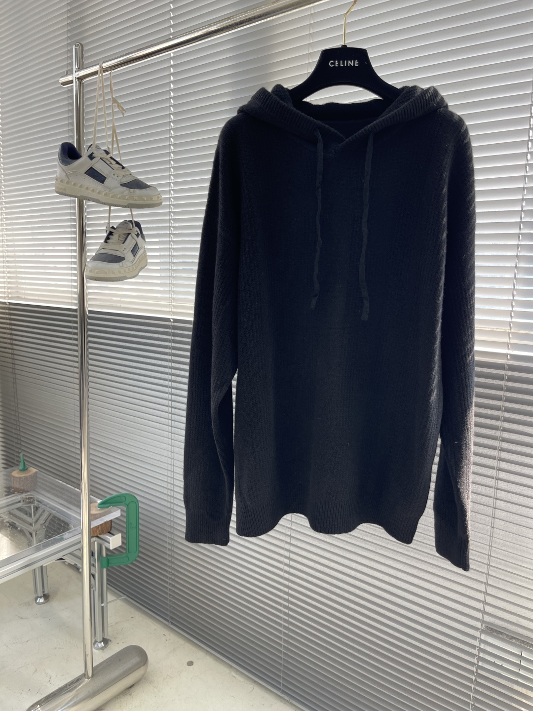 -Herme 2025秋冬新款毛衣！优质羊毛，简约而不简单。休闲连帽款式，日常搭配出街轻松搭配。做工精细