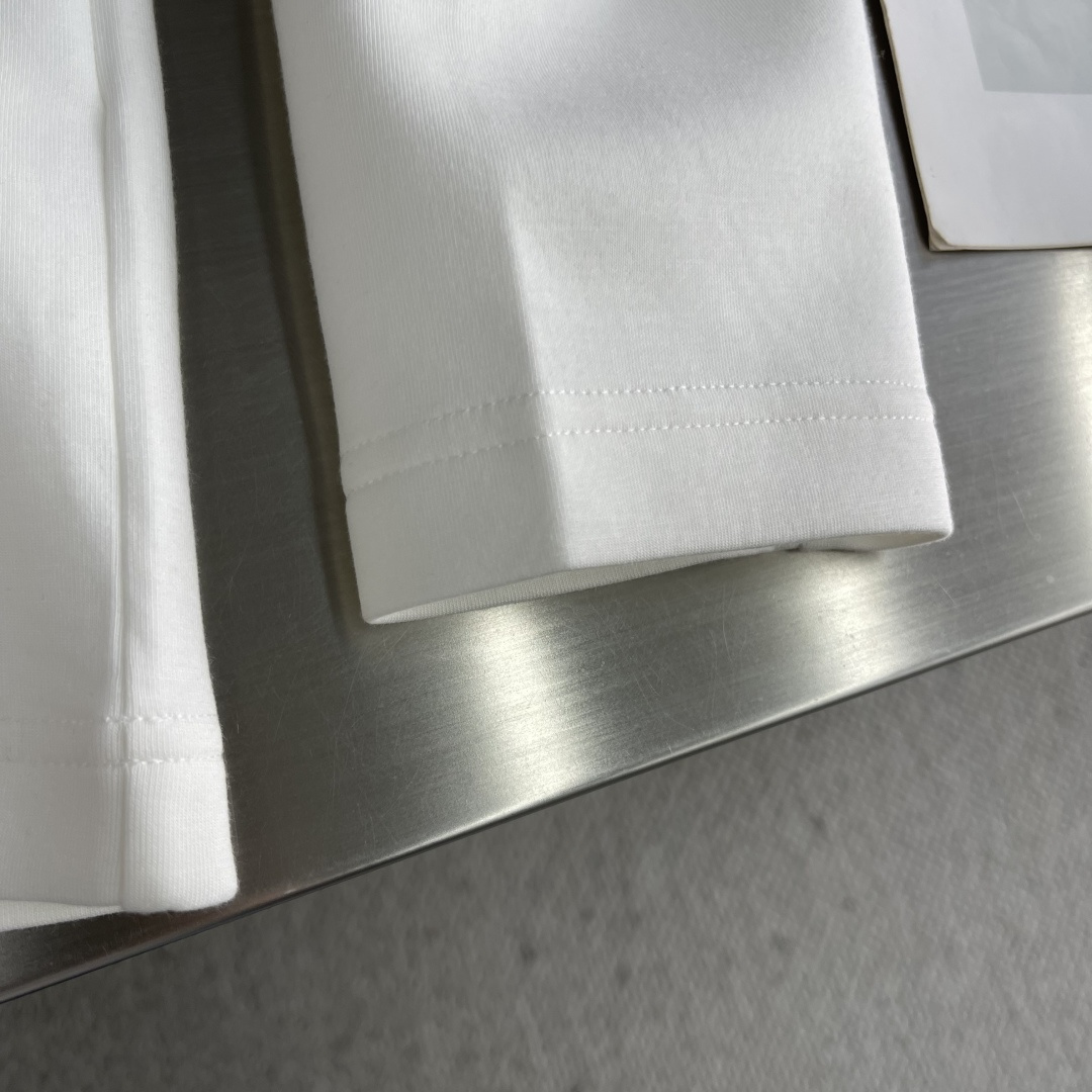 -mon 圆领长袖T恤 秋天可外穿 冬天可打底 一年四季可穿 超高性价比 随意对比面料采用原版订制压肤感