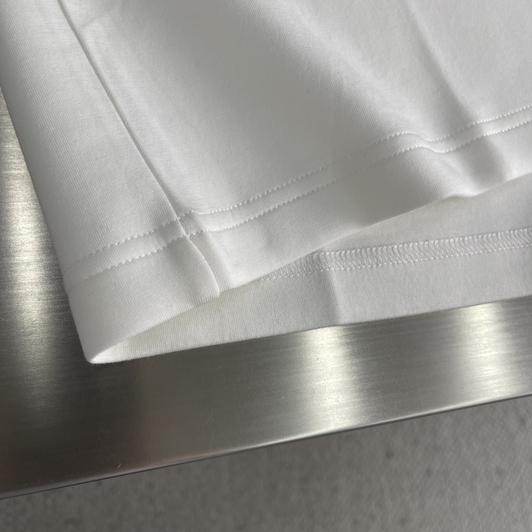 -mon 圆领长袖T恤 秋天可外穿 冬天可打底 一年四季可穿 超高性价比 随意对比面料采用原版订制压肤感