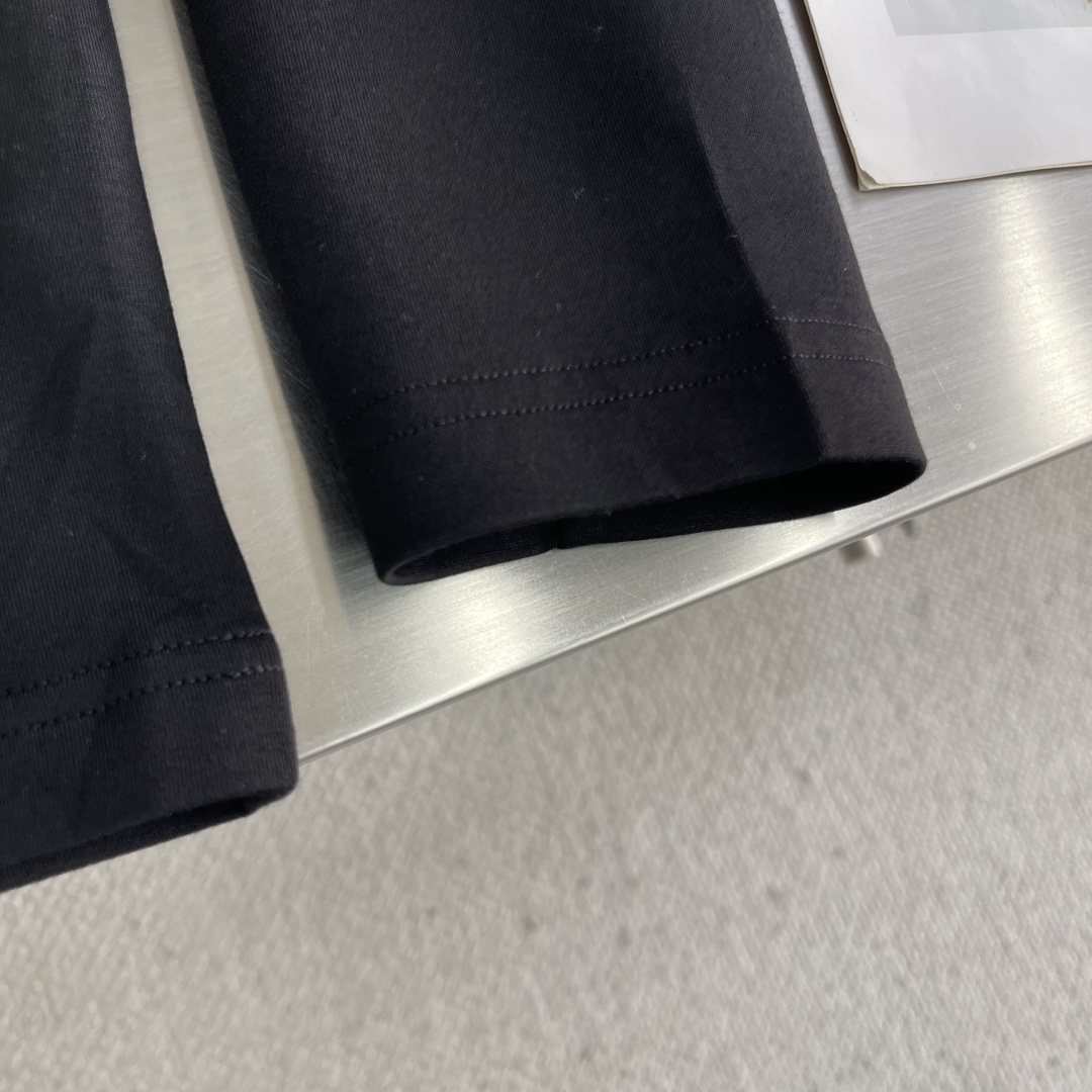 -mon 圆领长袖T恤 秋天可外穿 冬天可打底 一年四季可穿 超高性价比 随意对比面料采用原版订制压肤感