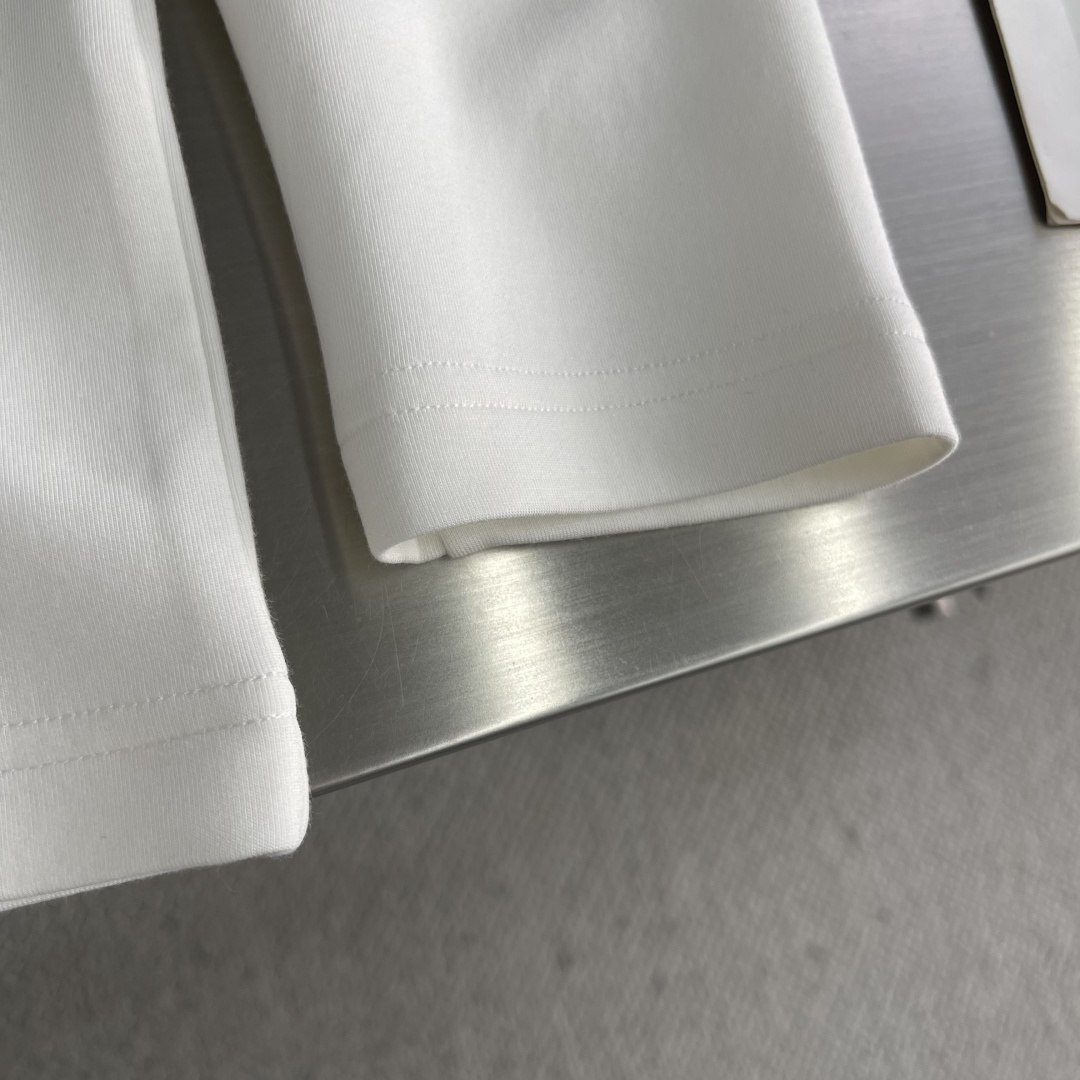 -mon 圆领长袖T恤 秋天可外穿 冬天可打底 一年四季可穿 超高性价比 随意对比面料采用原版订制压肤感