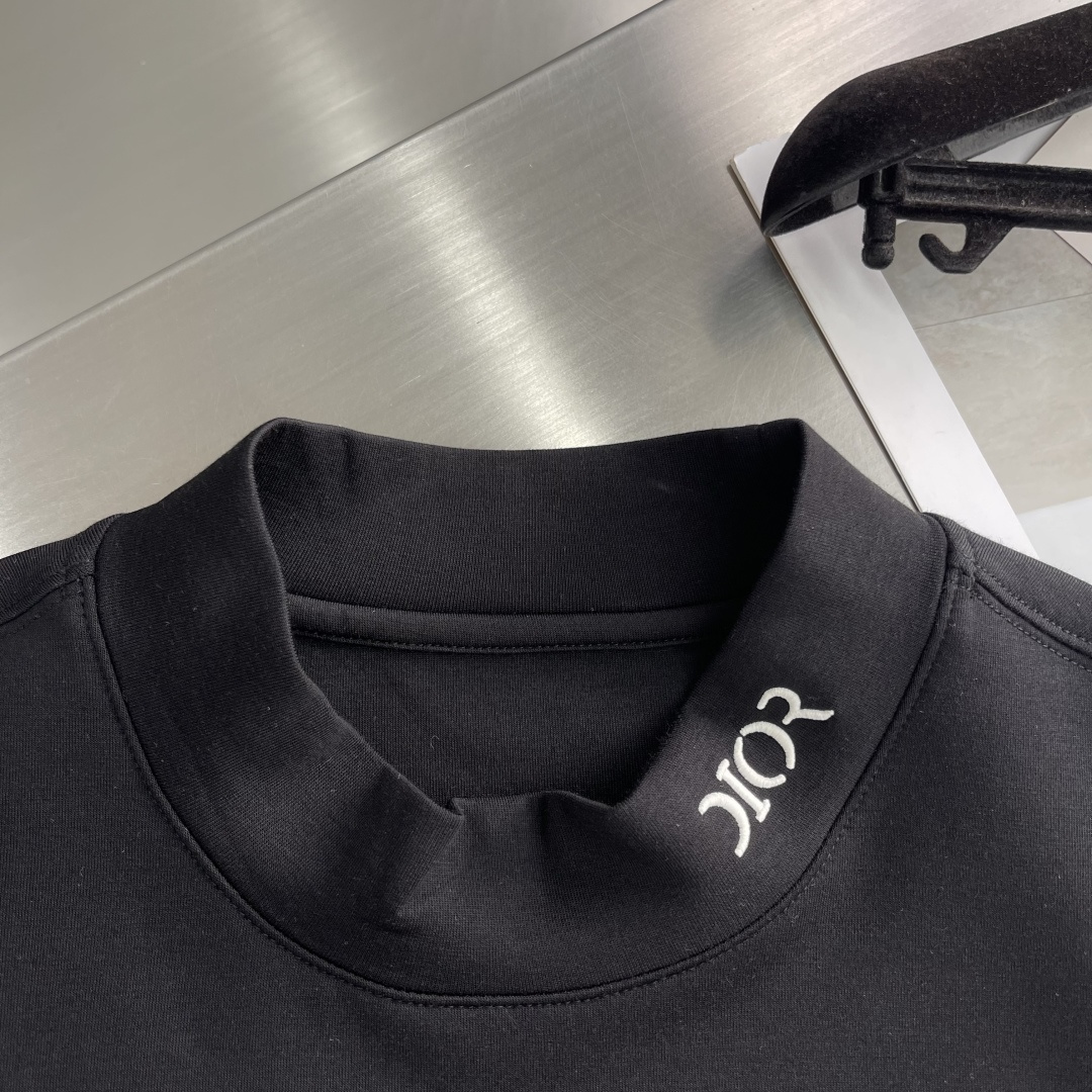 -Dio 2025fw新款半高领长袖打底尺码: m-3XL版型：微阔版型成份：碳素磨毛罗马棉平纹面料 纹