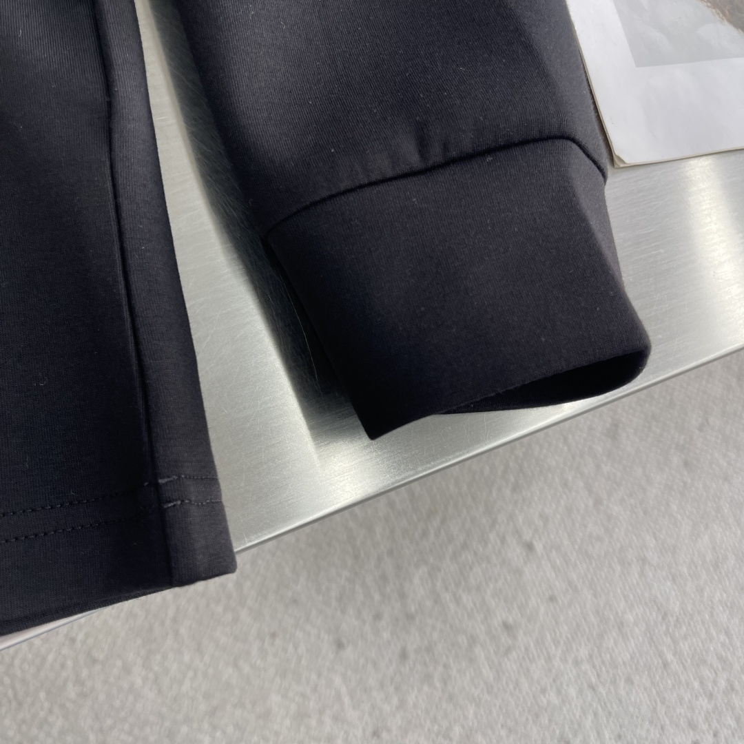 -Dio 2025fw新款半高领长袖打底尺码: m-3XL版型：微阔版型成份：碳素磨毛罗马棉平纹面料 纹