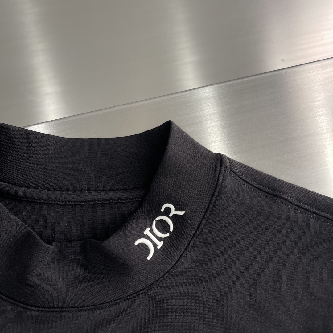 -Dio 2025fw新款半高领长袖打底尺码: m-3XL版型：微阔版型成份：碳素磨毛罗马棉平纹面料 纹