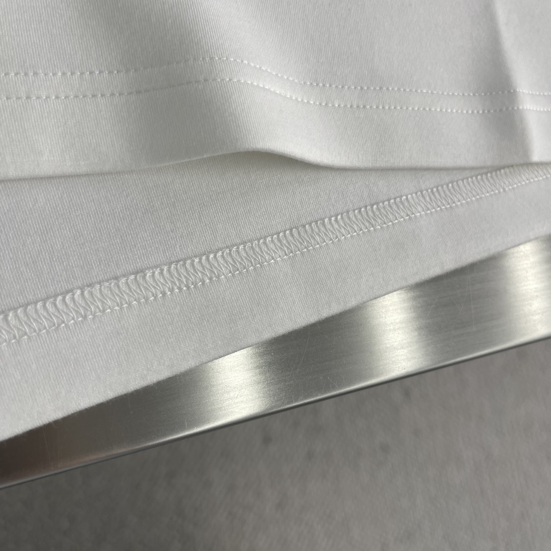 -Dio 2025fw新款半高领长袖打底尺码: m-3XL版型：微阔版型成份：碳素磨毛罗马棉平纹面料 纹