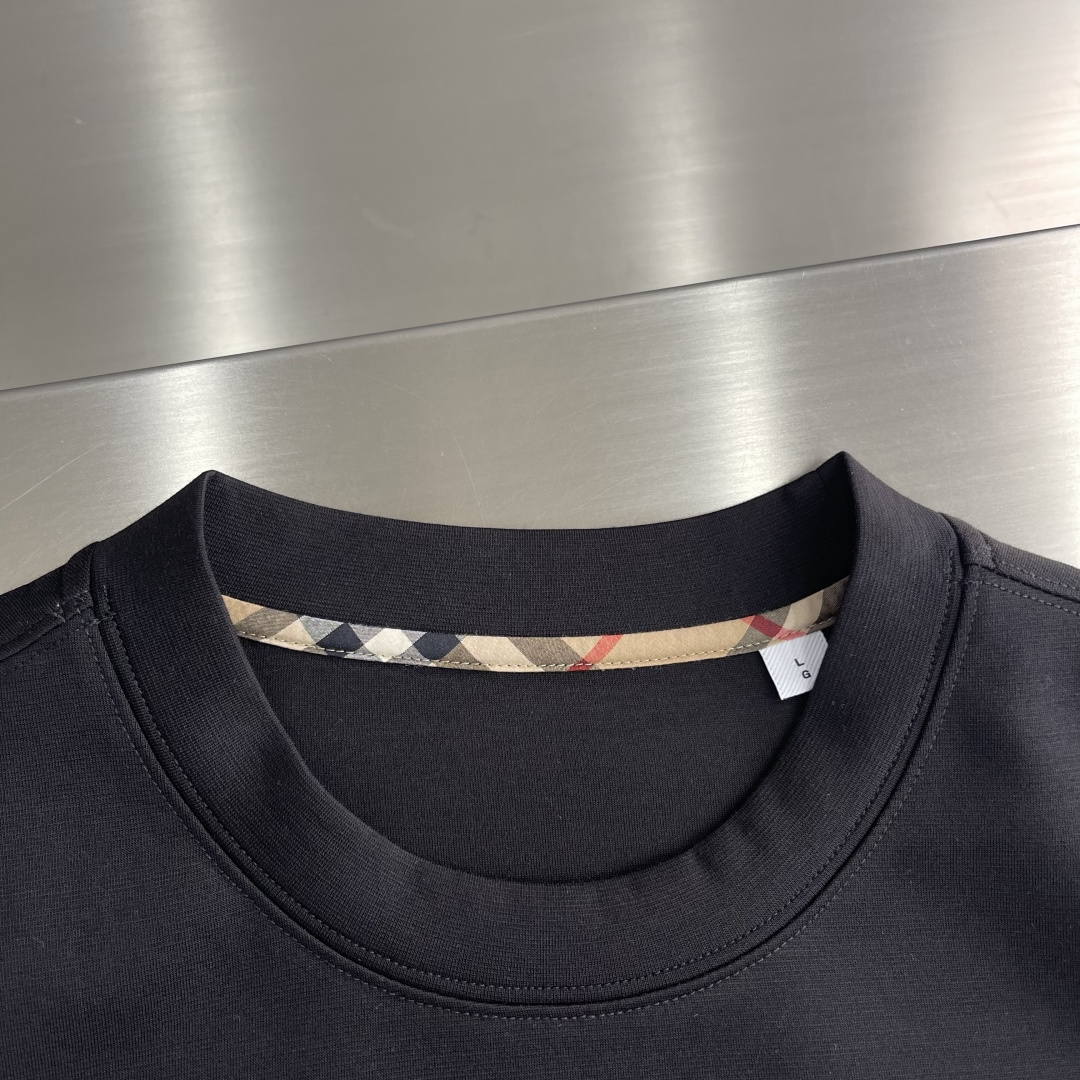 -BBR 25fw新款长袖打底T恤，3A级韩绒抑菌专利面料；手感柔软，亲肤保暖；软糯舒适，抑菌抗皱。跟专